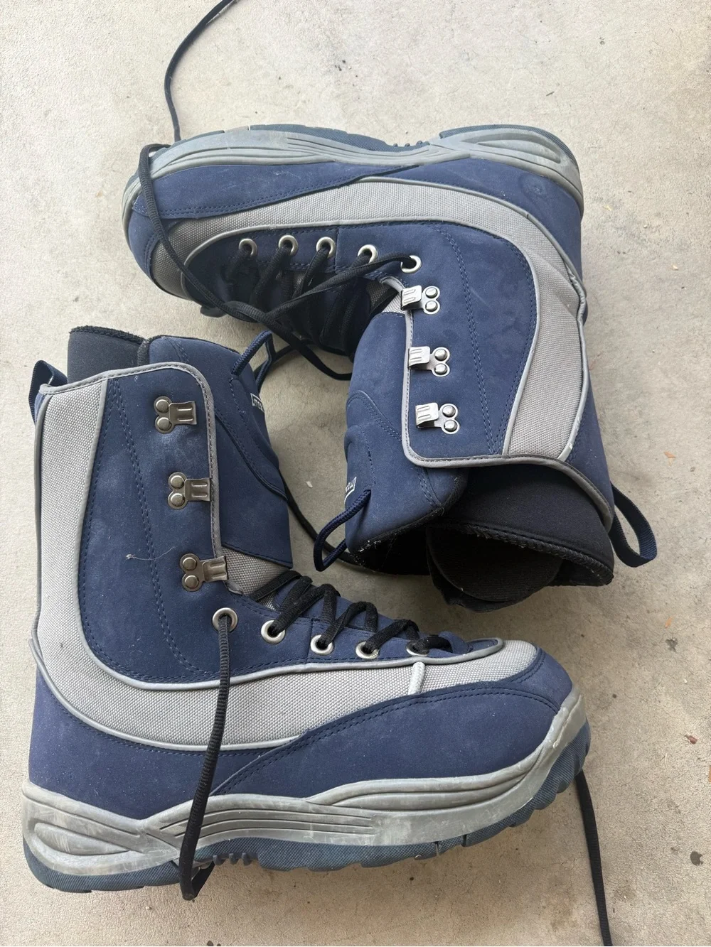 MaxDrive Navy Snowboard Boots size 11